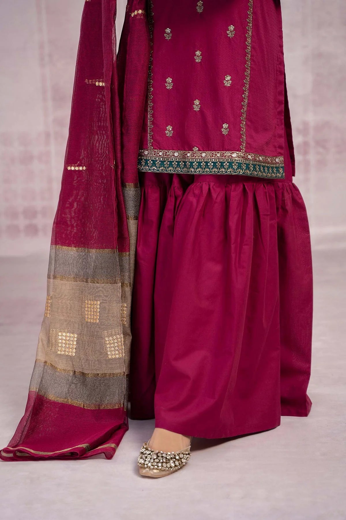 Maria B Magenta 3PC Lawn With Daimond Dupatta - MP013