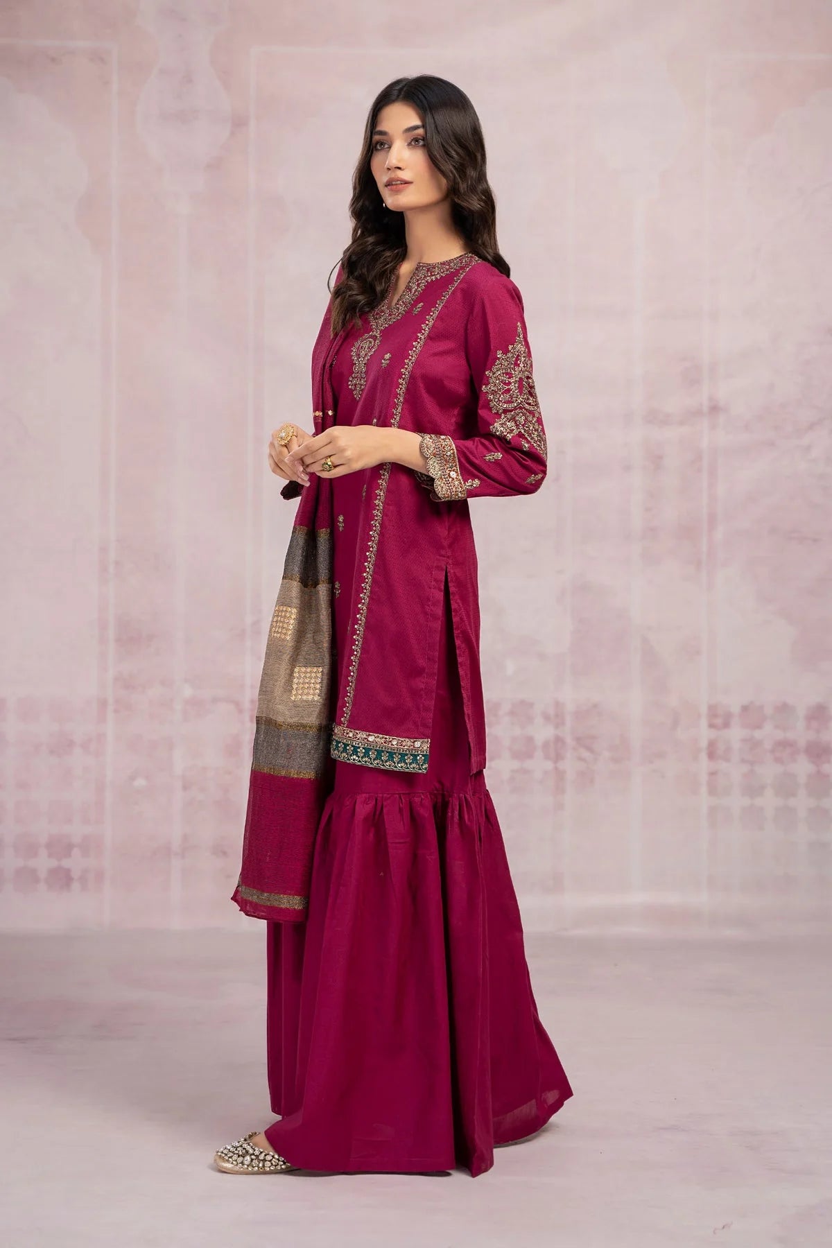 Maria B Magenta 3PC Lawn With Daimond Dupatta - MP013