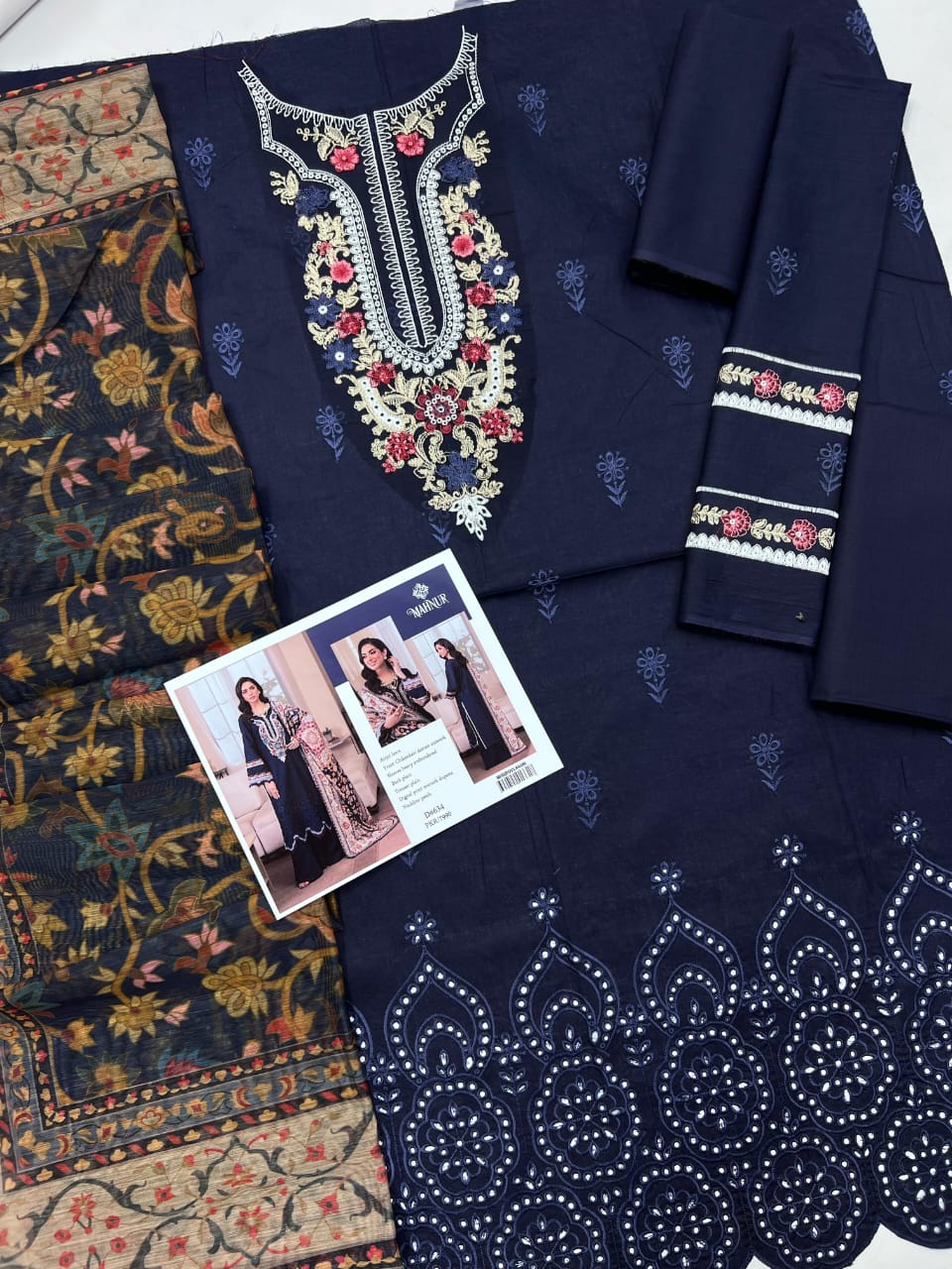 MAHNUR 3PC Luxury Lawn With Diamond Printed Dupatta - MP004